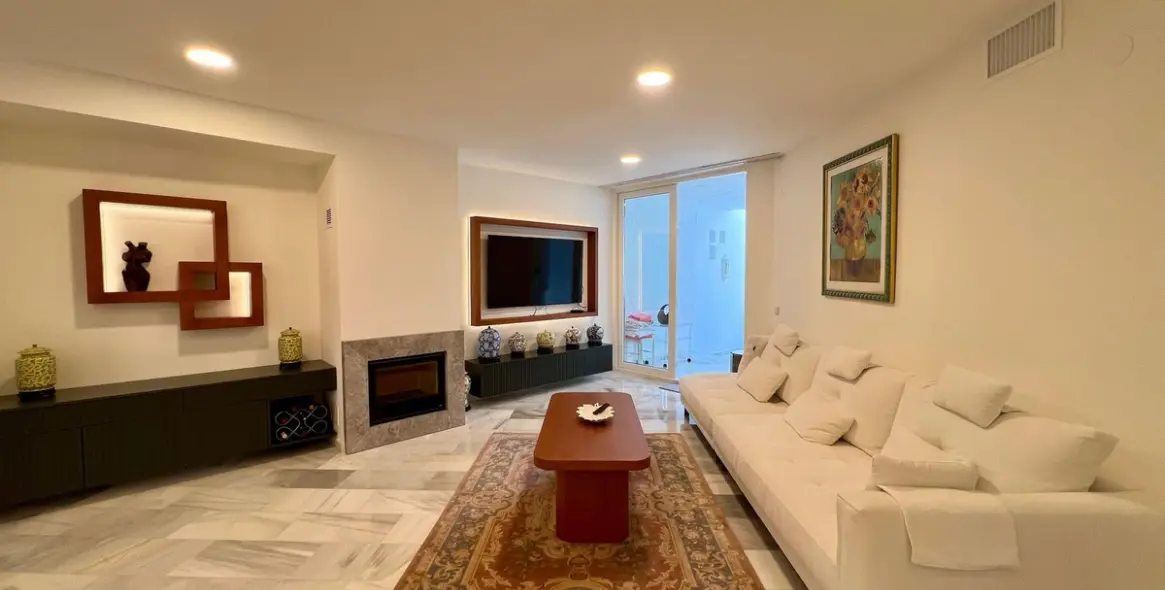 Short-term rent of ground floor apartment in The Golden Mile 13