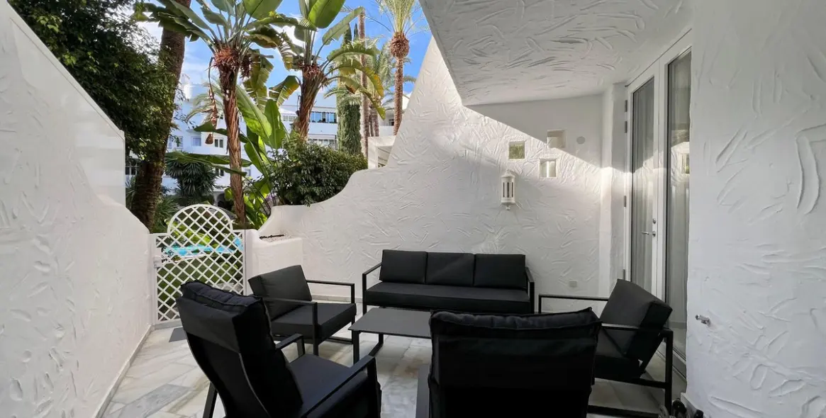 Short-term rent of ground floor apartment in The Golden Mile 19