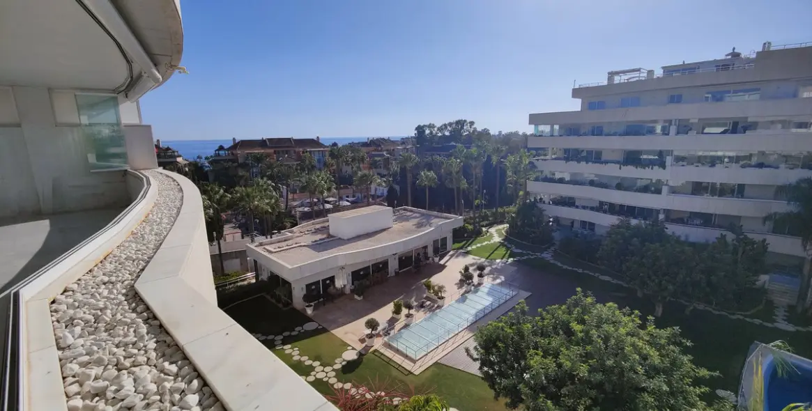 Long-term rent of middle floor apartment in Marbella 1