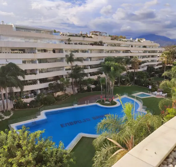 Long-term rent of middle floor apartment in Marbella