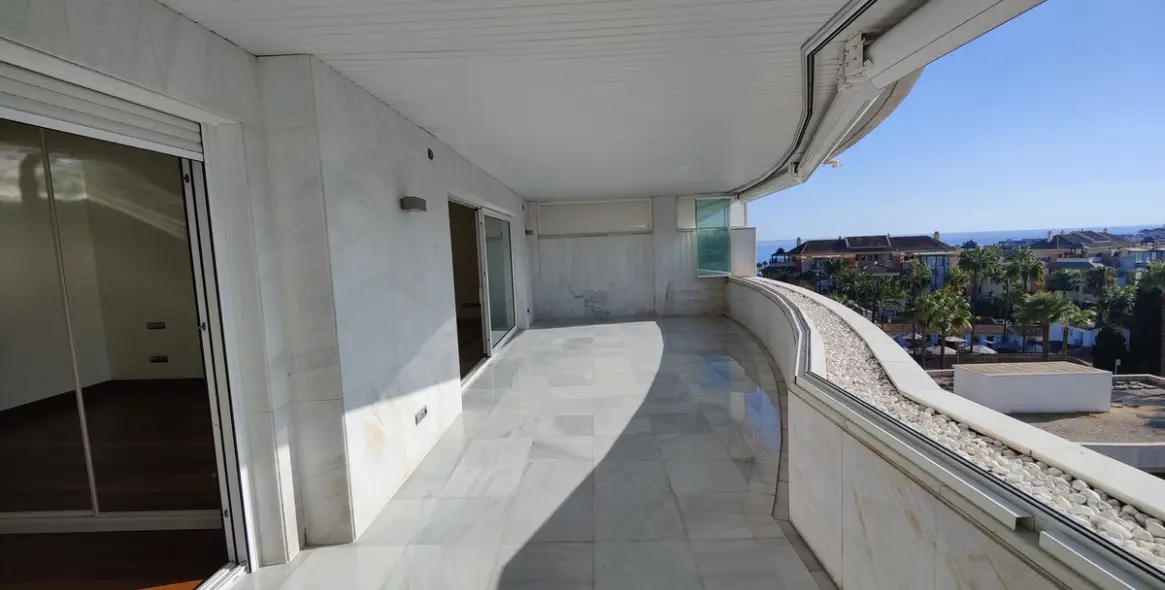 Long-term rent of middle floor apartment in Marbella 6