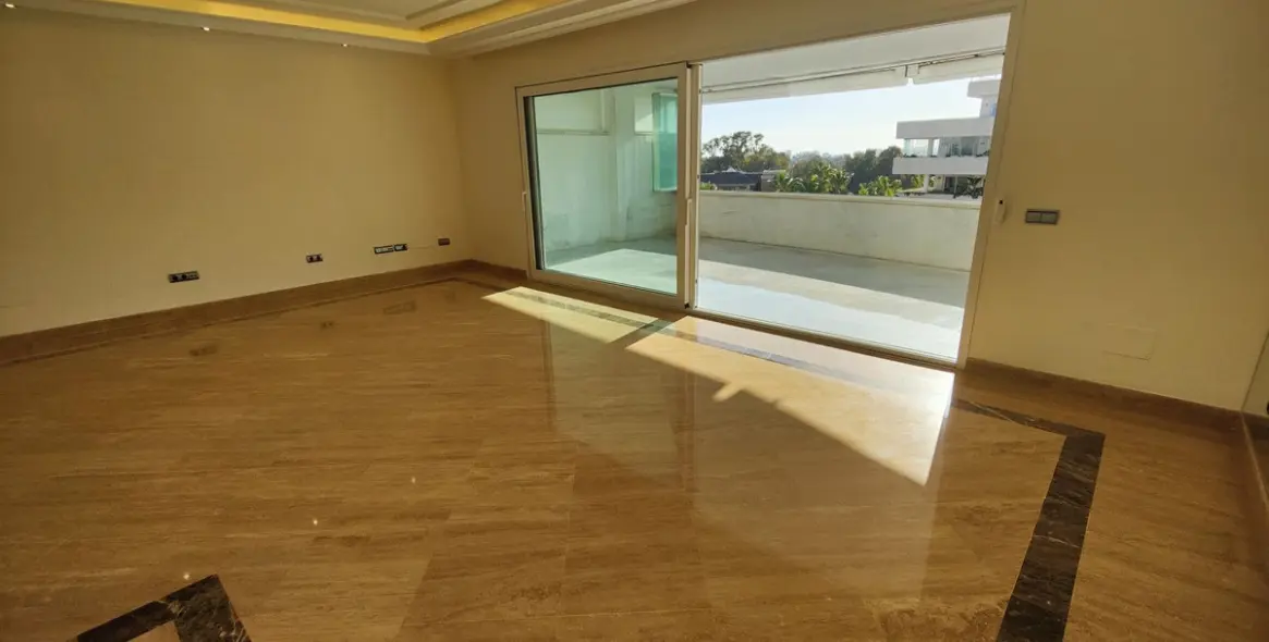 Long-term rent of middle floor apartment in Marbella 8