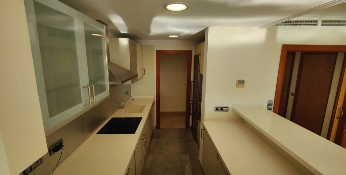 Long-term rent of middle floor apartment in Marbella 11