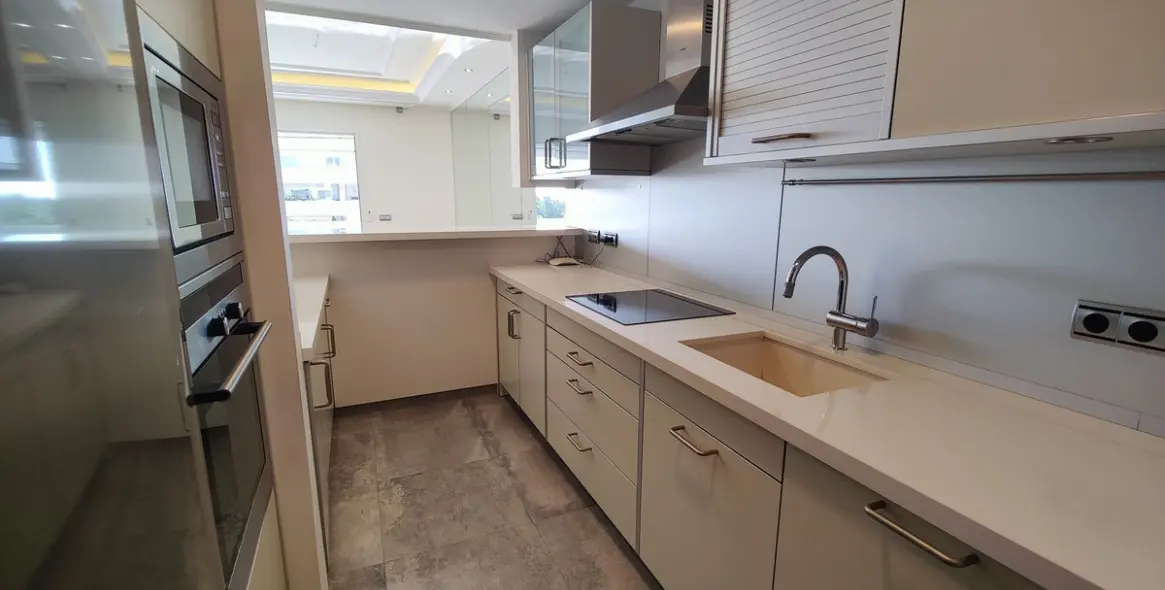 Long-term rent of middle floor apartment in Marbella 12