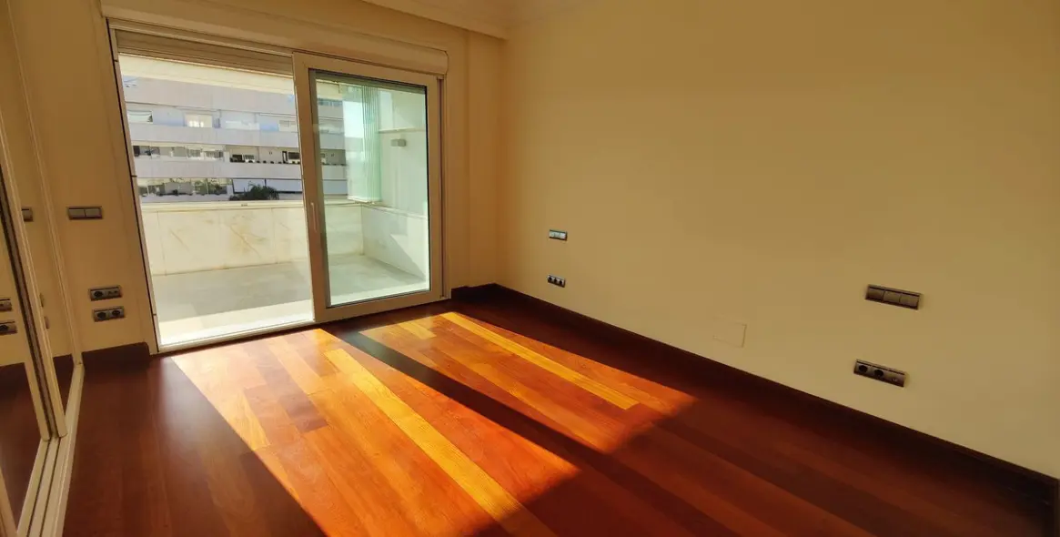 Long-term rent of middle floor apartment in Marbella 16