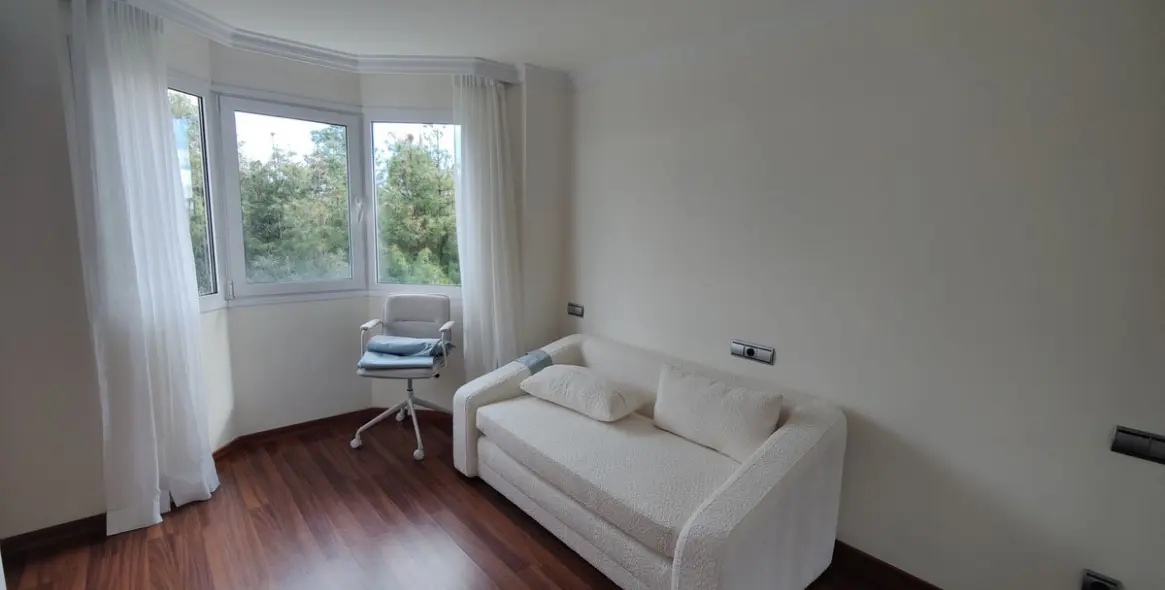 Долгосрочная аренда апартаментов на среднем этаже в Marbella 21