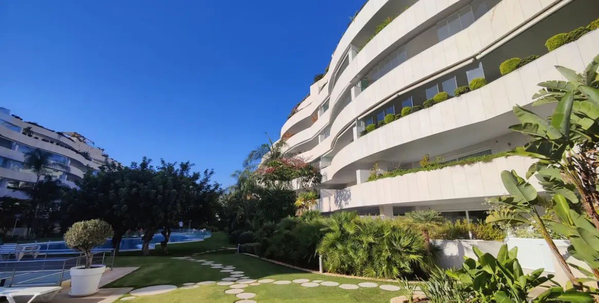 Долгосрочная аренда апартаментов на среднем этаже в Marbella 25