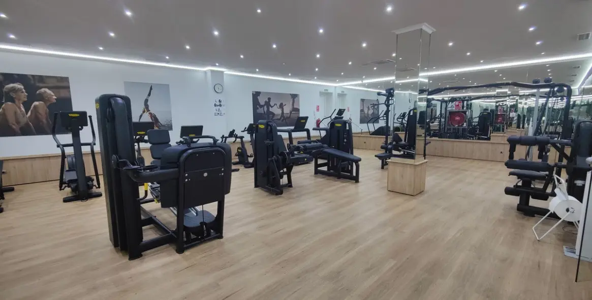 Долгосрочная аренда апартаментов на среднем этаже в Marbella 30