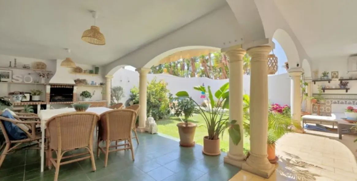 Долгосрочная аренда дома на две семьи в San Pedro de Alcántara 1