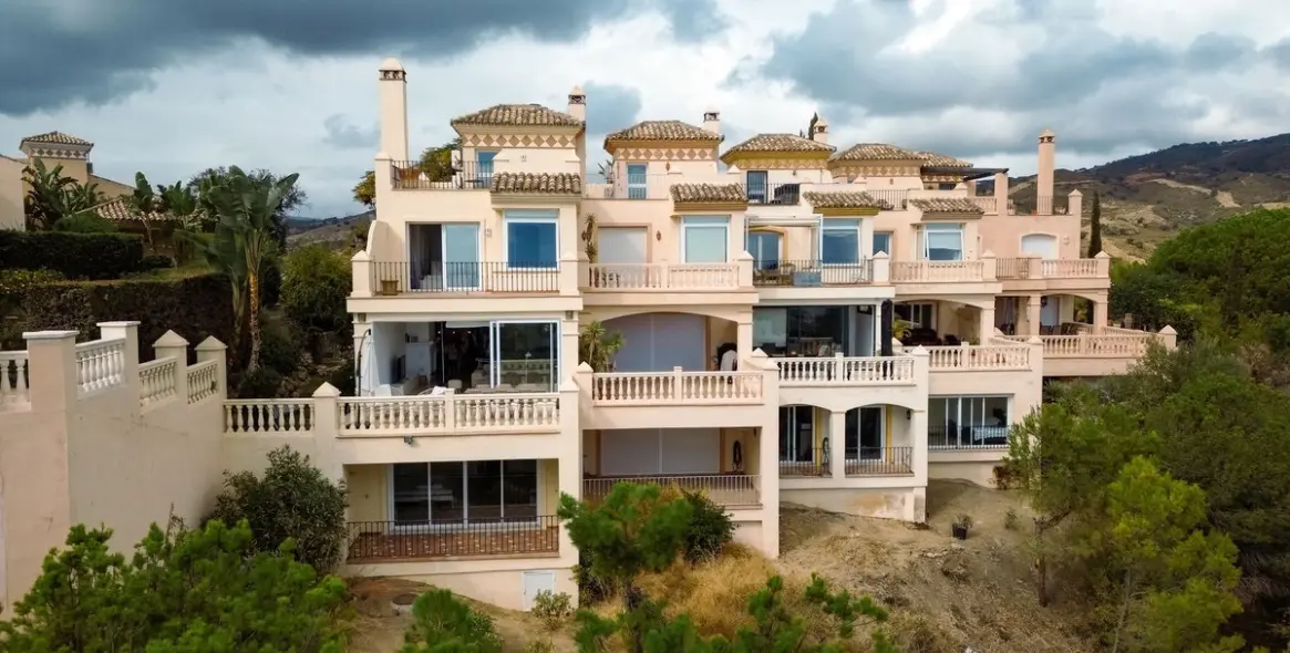 Long-term rent of semi-detached house in Elviria 2