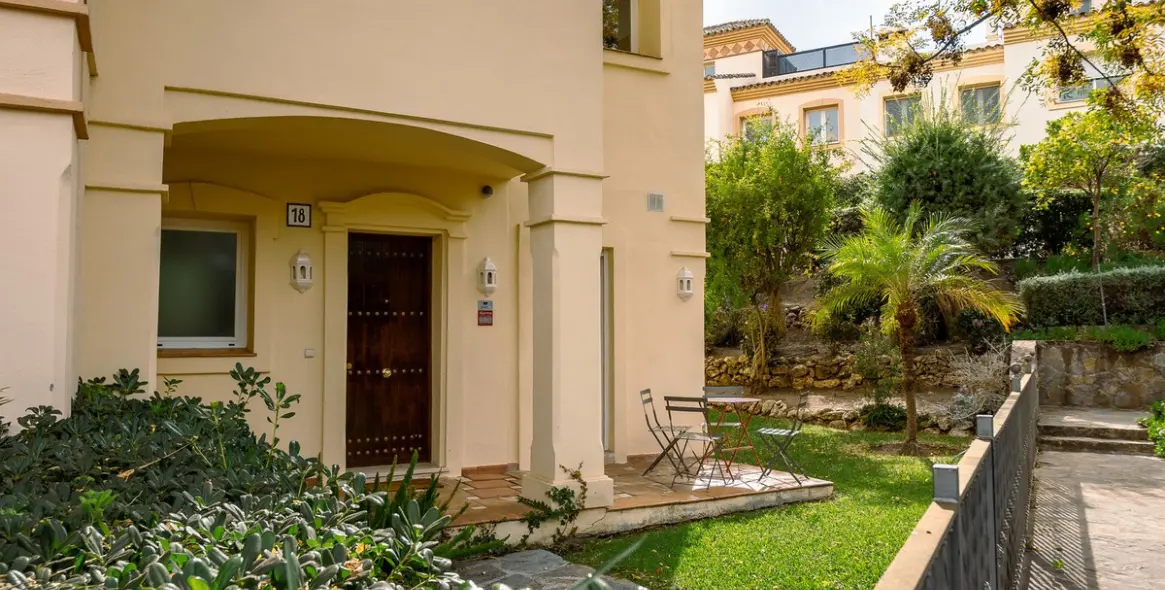 Long-term rent of semi-detached house in Elviria 3