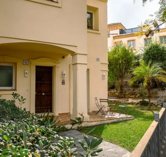 Long-term rent of semi-detached house in Elviria