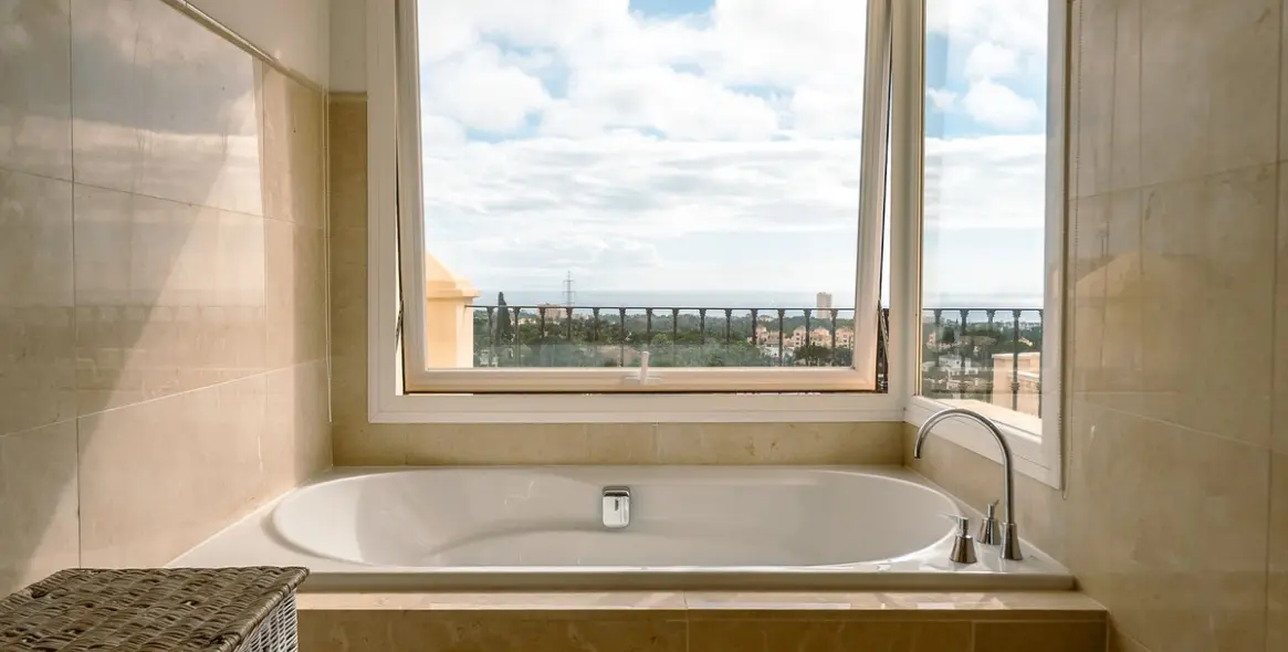 Long-term rent of semi-detached house in Elviria 13