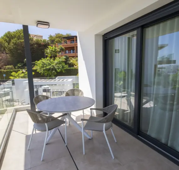 Долгосрочная аренда апартаментов на среднем этаже в Atalaya