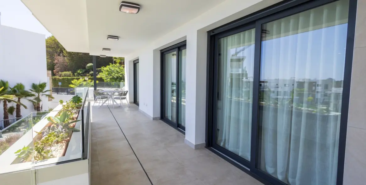 Долгосрочная аренда апартаментов на среднем этаже в Atalaya 4