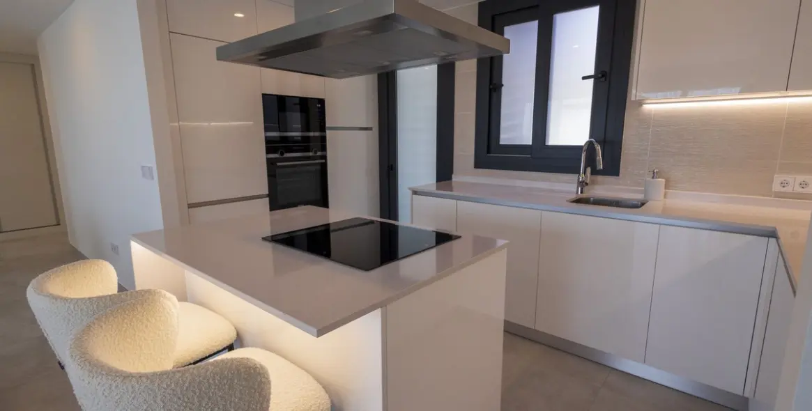 Долгосрочная аренда апартаментов на среднем этаже в Atalaya 11