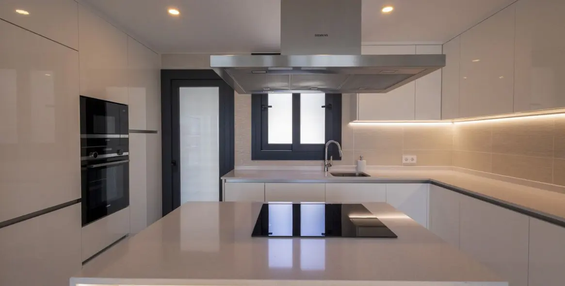 Долгосрочная аренда апартаментов на среднем этаже в Atalaya 13