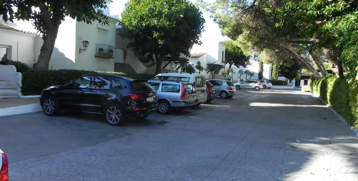 Long-term rent of ground floor apartment in Puerto Banús 3