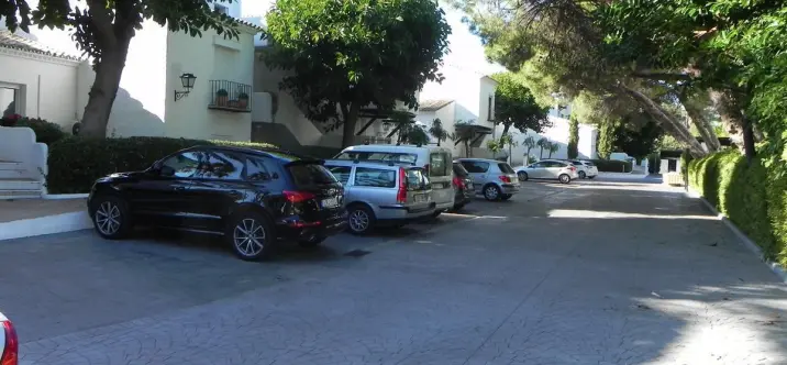 Long-term rent of ground floor apartment in Puerto Banús 2