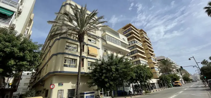 Long-term rent of business in Estepona 0