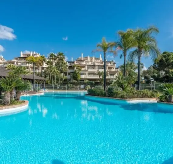 Long-term rent of penthouse duplex in Benahavís