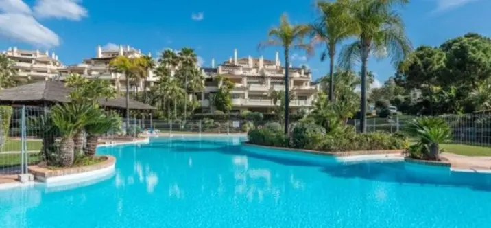 Long-term rent of penthouse duplex in Benahavís 0