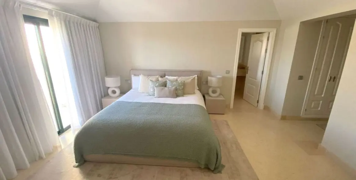 Long-term rent of penthouse duplex in Benahavís 19