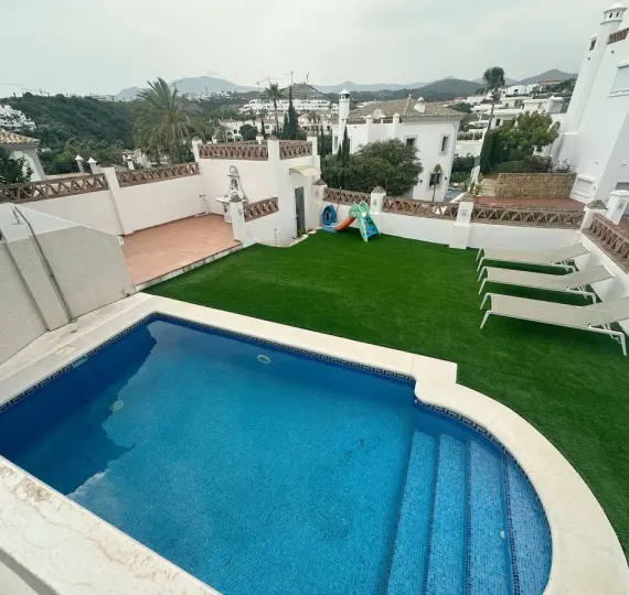 Long-term rent of detached villa in Selwo