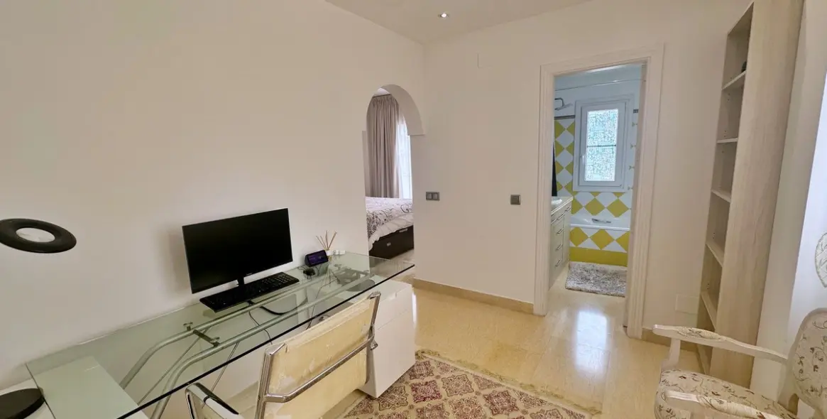 Долгосрочная аренда  отдельно стоящей виллы в Selwo 20