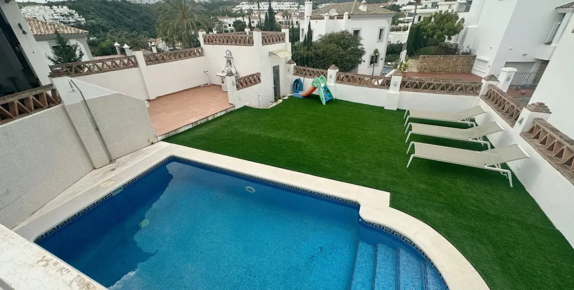 Долгосрочная аренда  отдельно стоящей виллы в Selwo 6