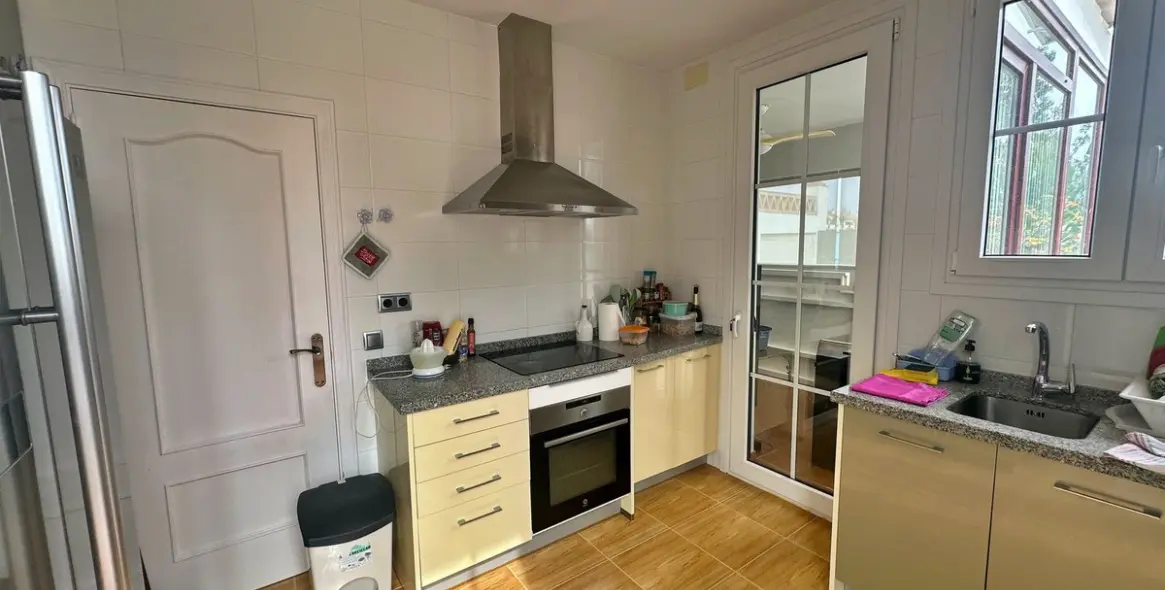 Долгосрочная аренда  отдельно стоящей виллы в Selwo 15