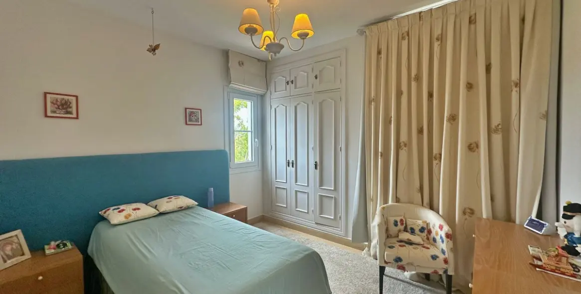 Short-term rent of detached villa in Selwo 33