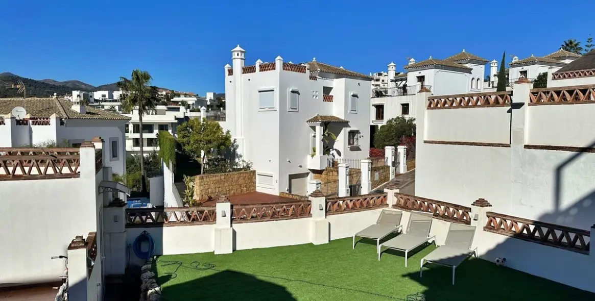 Short-term rent of detached villa in Selwo 35