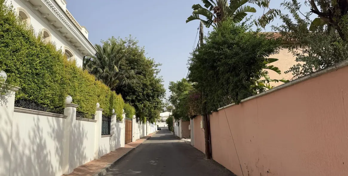 Long-term rent of semi-detached house in The Golden Mile 3