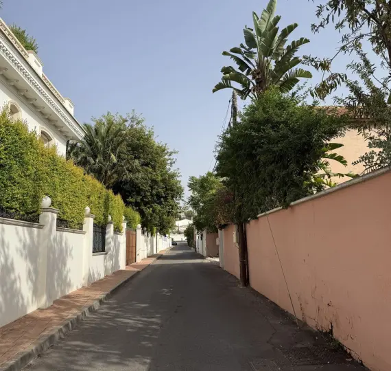 Long-term rent of semi-detached house in The Golden Mile