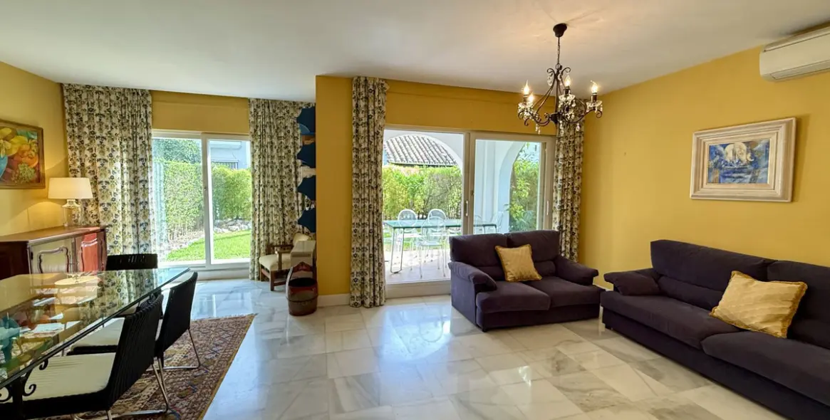 Long-term rent of semi-detached house in The Golden Mile 5