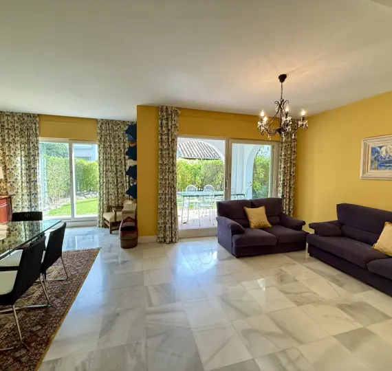 Long-term rent of semi-detached house in The Golden Mile