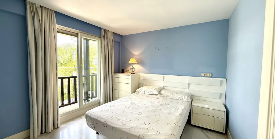 Long-term rent of semi-detached house in The Golden Mile 19