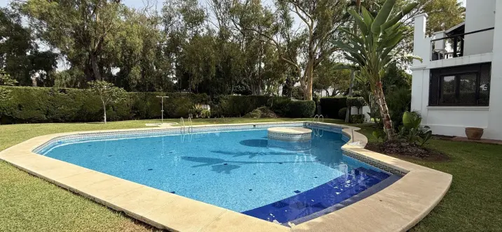 Долгосрочная аренда дома на две семьи в The Golden Mile 1