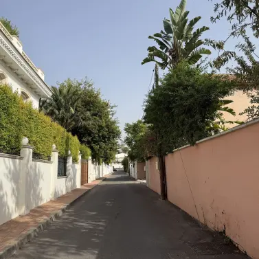 Долгосрочная аренда дома на две семьи в The Golden Mile