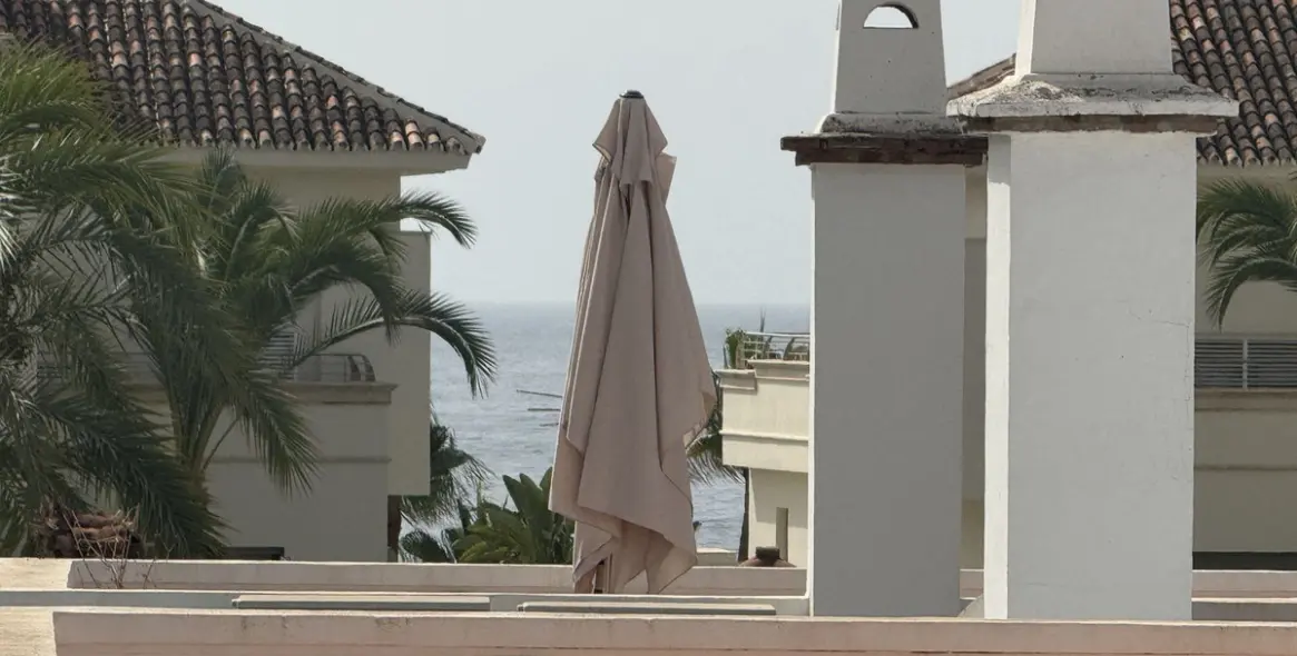 Долгосрочная аренда дома на две семьи в The Golden Mile 23