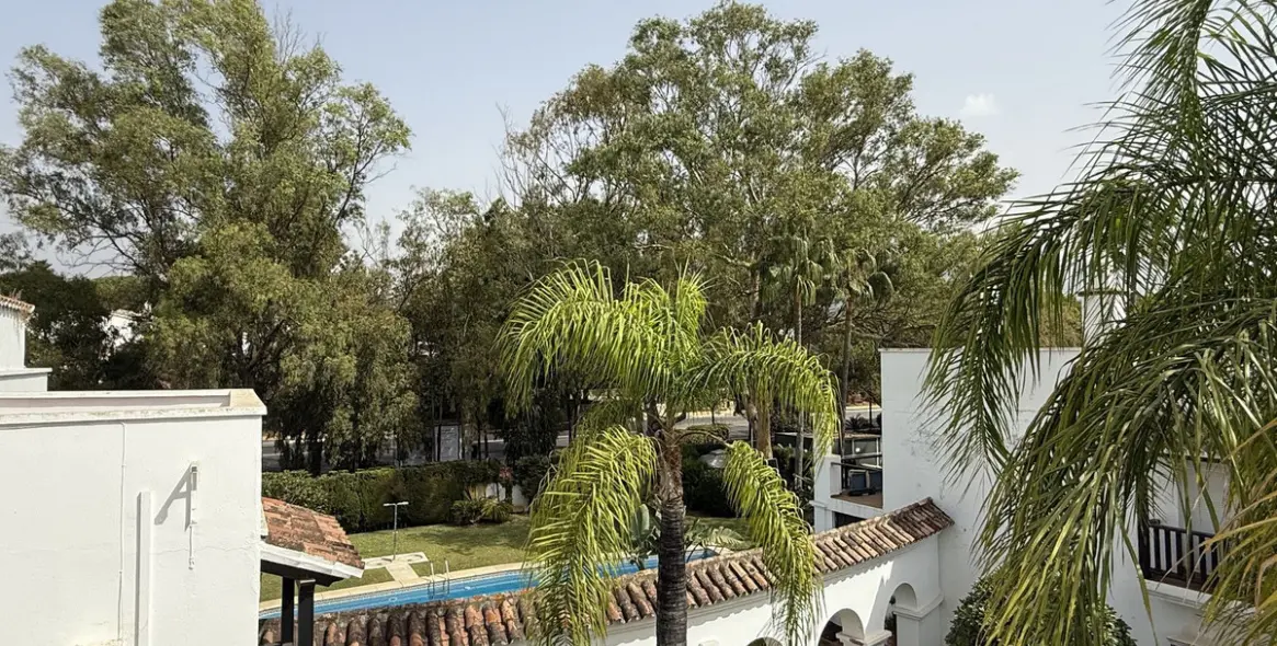 Долгосрочная аренда дома на две семьи в The Golden Mile 24