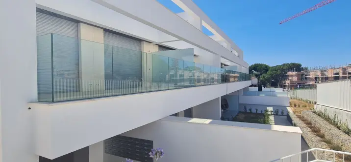 Long-term rent of middle floor apartment in Elviria 1