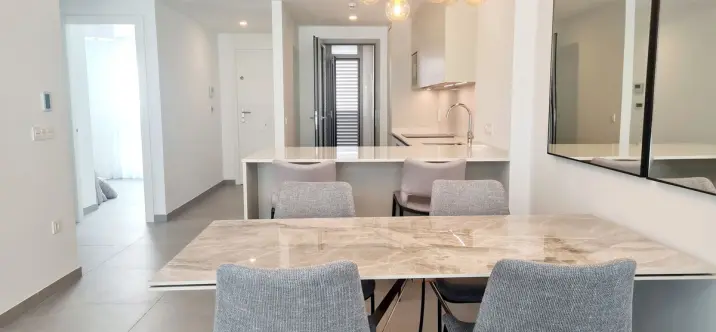 Long-term rent of middle floor apartment in Elviria 3