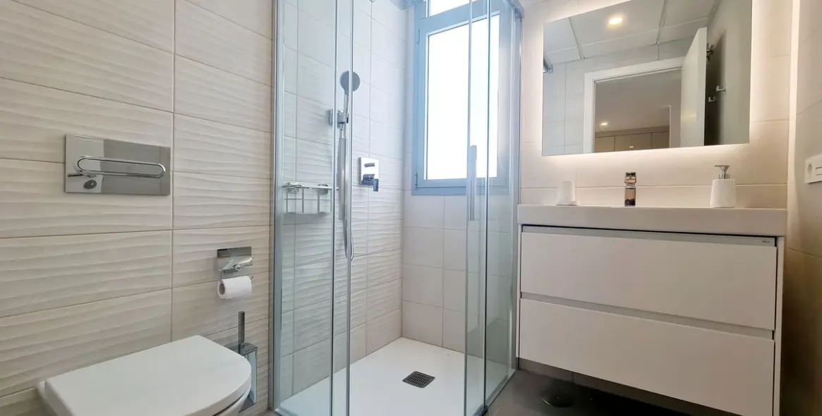 Long-term rent of middle floor apartment in Elviria 11