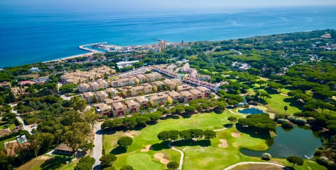 Долгосрочная аренда апартаментов на первом этаже в Cabopino 21