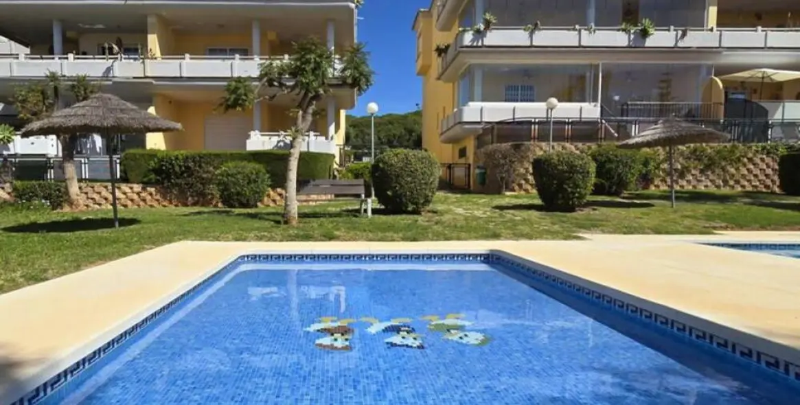 Долгосрочная аренда апартаментов на первом этаже в Cabopino 27