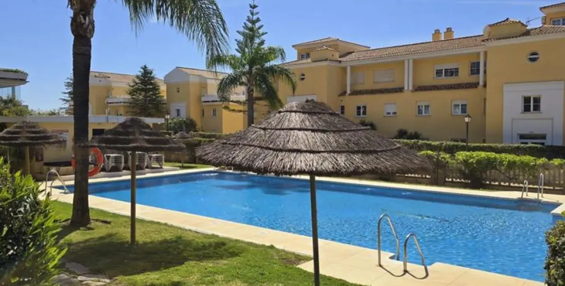 Долгосрочная аренда апартаментов на первом этаже в Cabopino 28