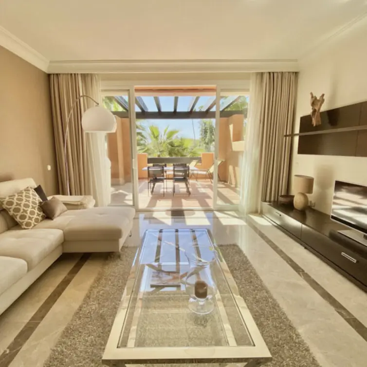 Long-term rent of middle floor apartment in Nueva Andalucía