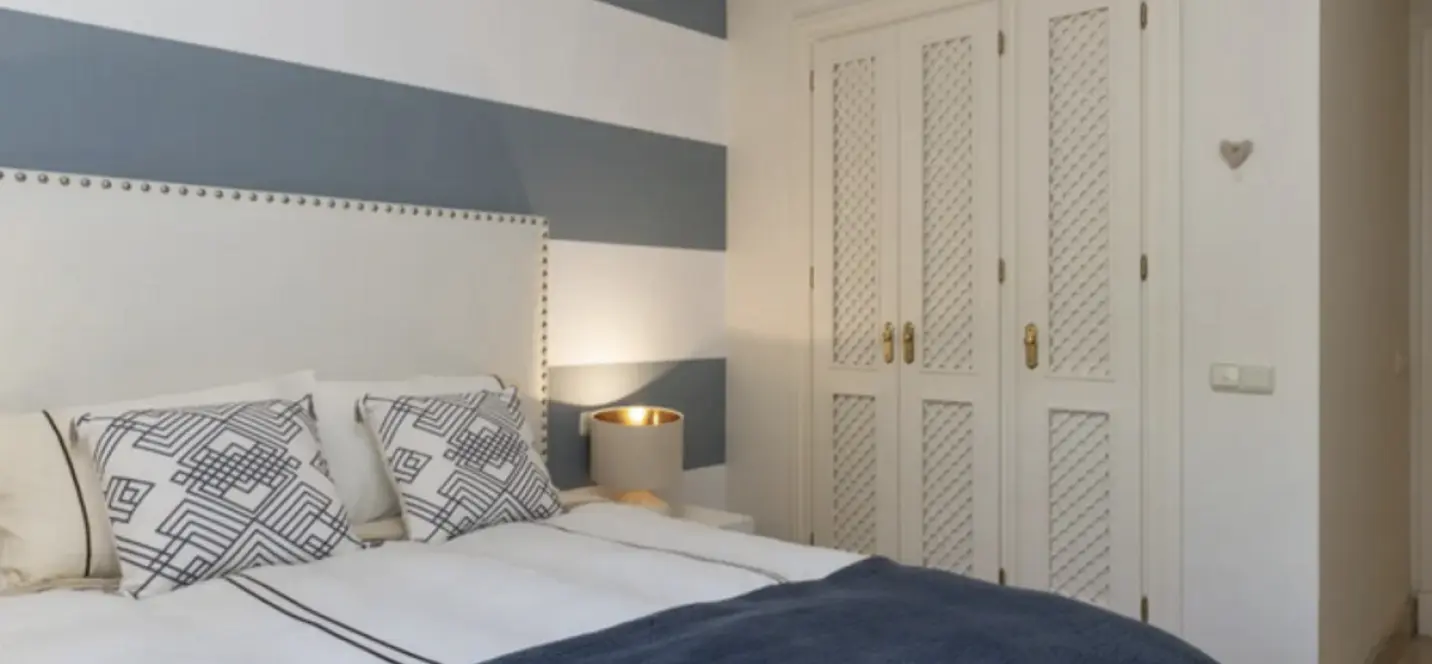 Long-term rent of middle floor apartment in Nueva Andalucía 2